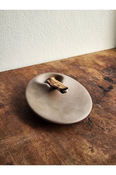 Krem El Yapımı Taş Tozu Tütsülük – Minimal Palo Santo Tabağı